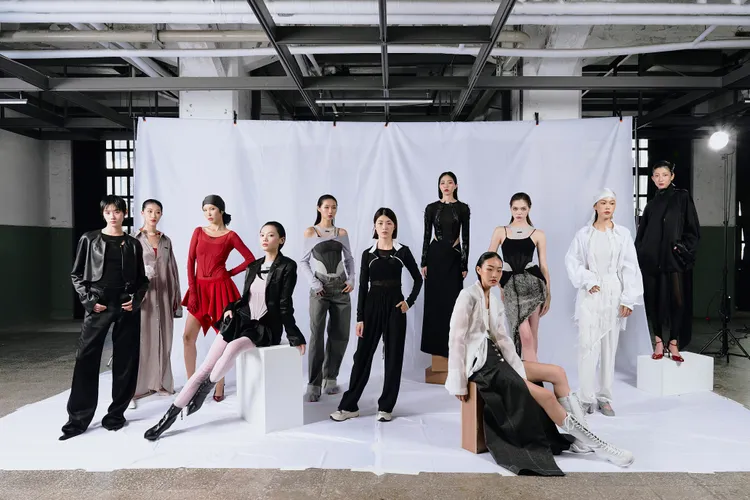 NIKI YEH設計師葉孟瑀×《死了一個娛樂女記者之後》開幕秀形象照。台北時裝周提供