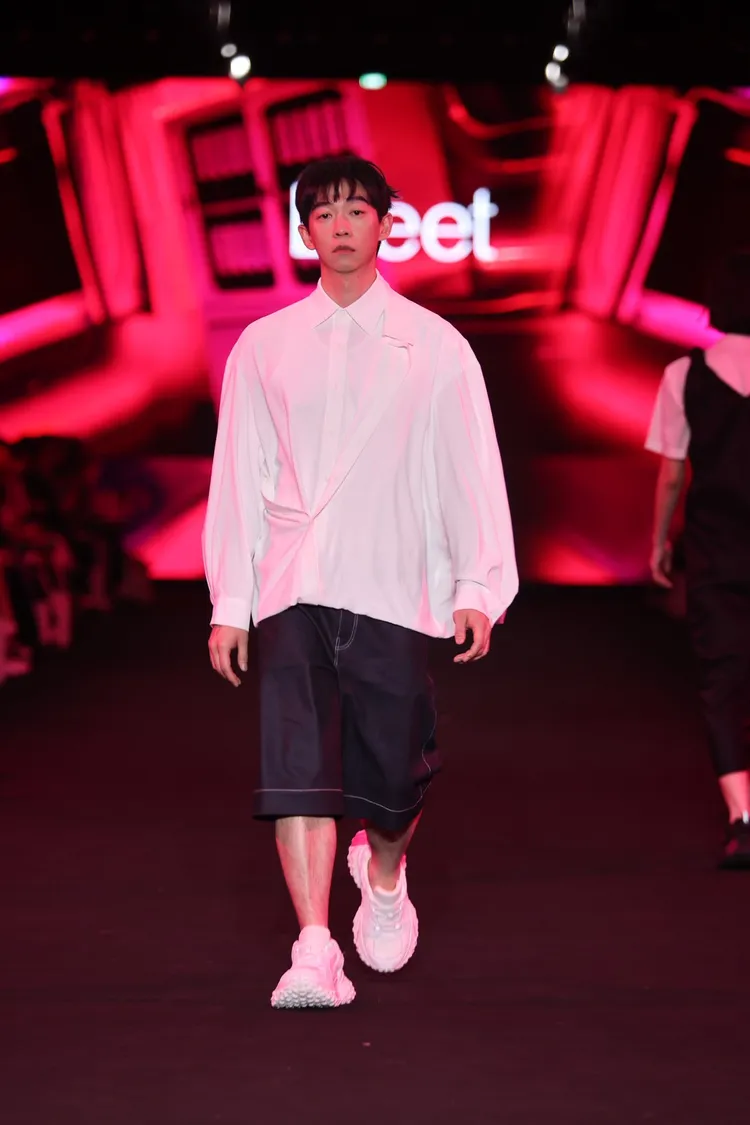 王可元擔任Dleet 李倍 x《今夜一起為愛鼓掌》走秀嘉賓。台北時裝周提供