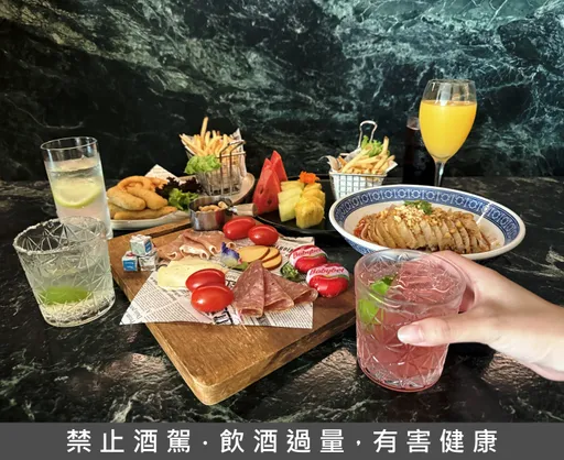 弈夢紅樓住兩晚雙人免費暢飲每晚6999元起 每人899元享90分鐘暢飲