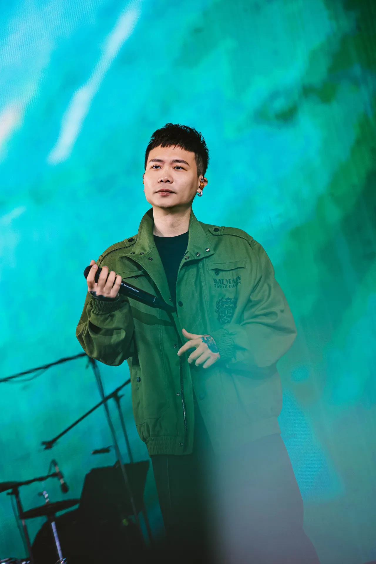 首场开场嘉宾萧秉治。相信音乐提供
