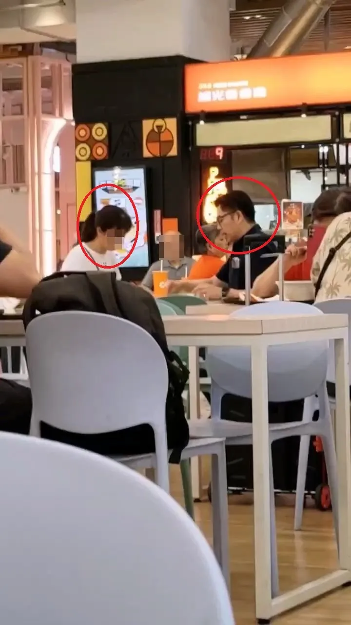 曾偉銘(紅圈右)與C姓女主任(紅圈左)利用公假研習的機會，在大魯閣新時代購物中心共進午餐。爆料人提供