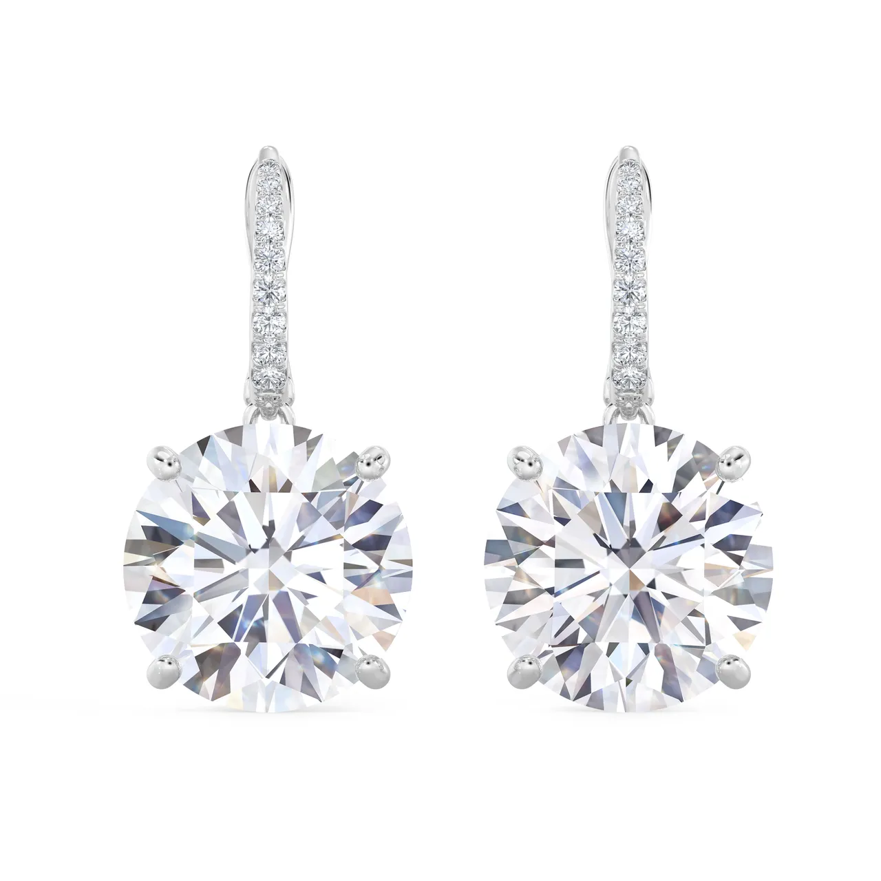 De Beers DB Classic 高级珠宝圆形明亮式钻石垂坠式耳环,1125万元。品牌提供