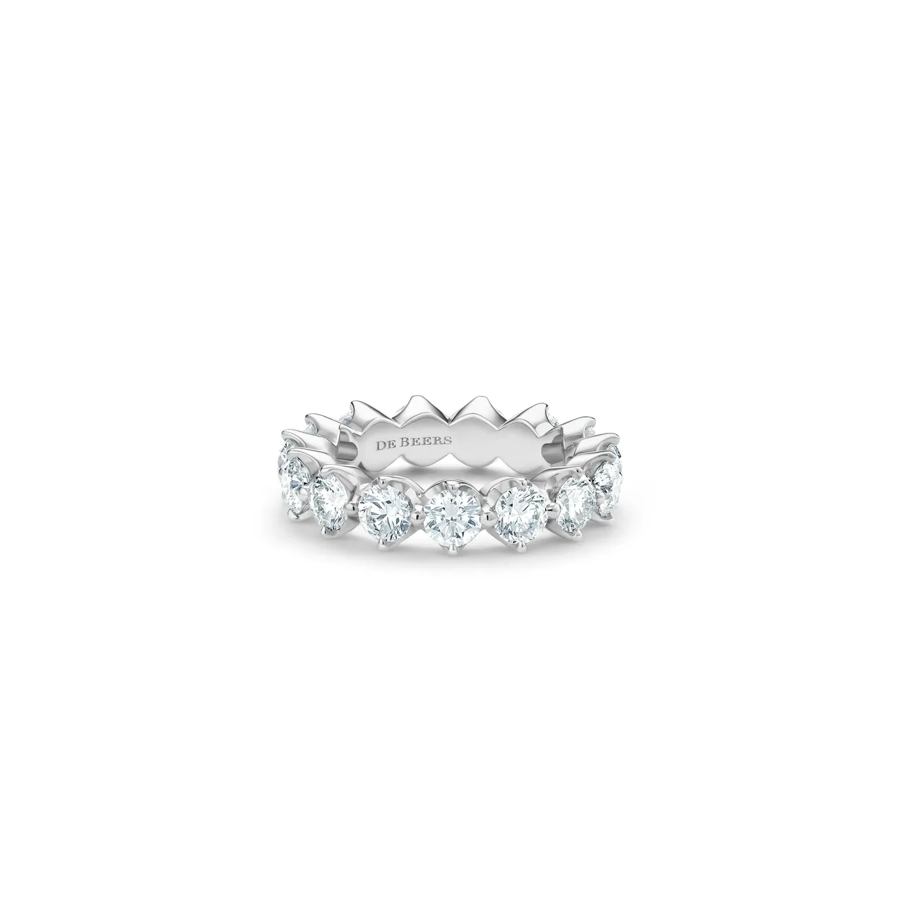 De Beers Allegria Eternity 圆形明亮式钻石全镶钻戒指,78万元。品牌提供