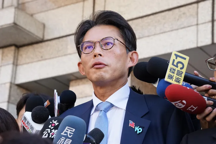 民眾黨主席黃國昌駁斥週刊報導。邱筠媜攝