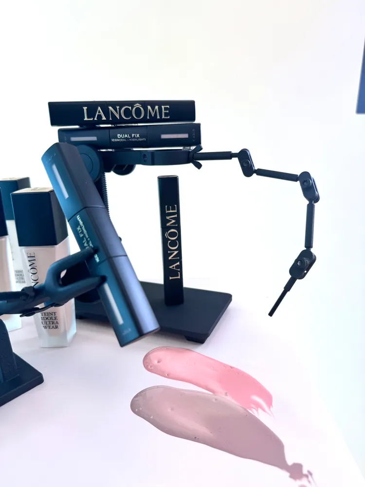 蘭蔻零粉感超持久遮瑕提亮液（全4色），各1800元。張家玲攝