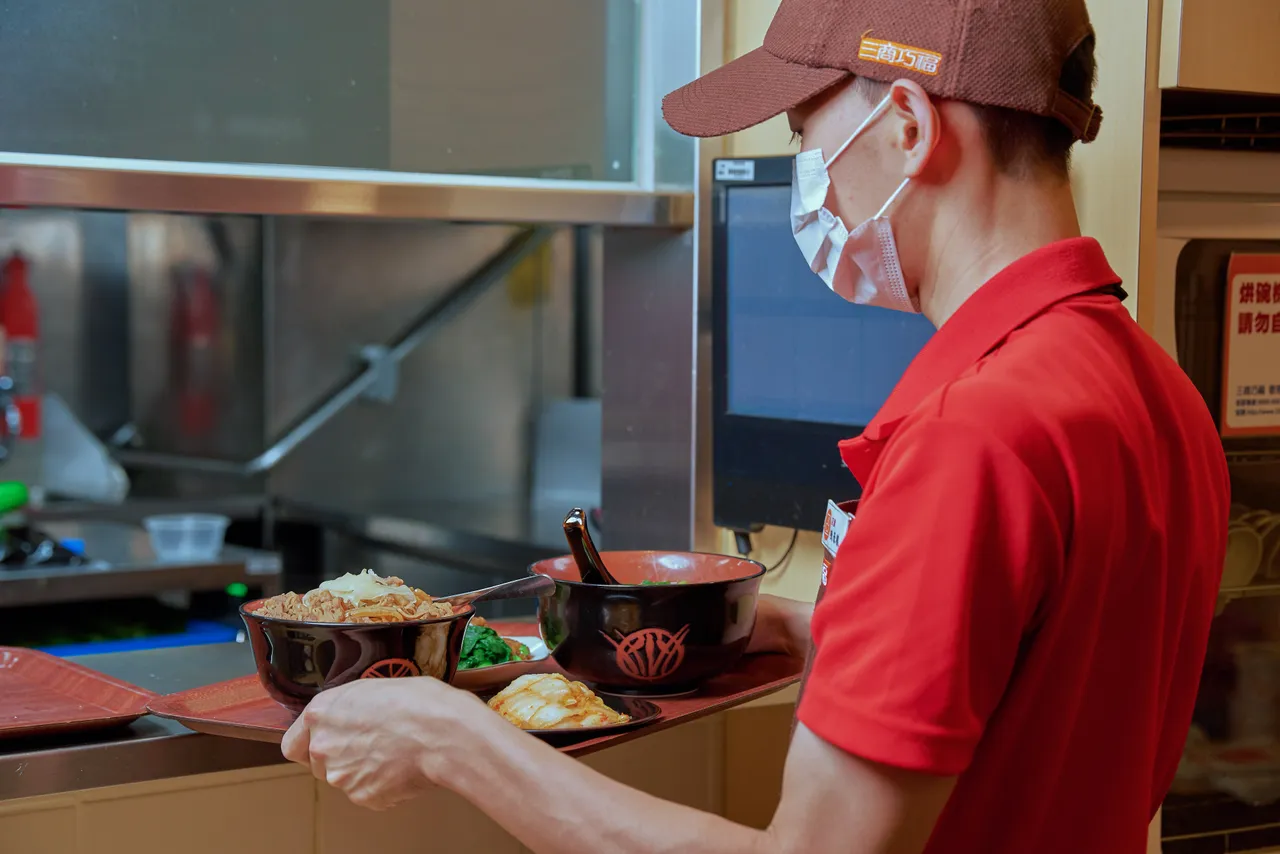 三商巧福等旗下品牌,于连假期间推出「三商i美食APP三连假抽奖活动」。三商餐饮提供