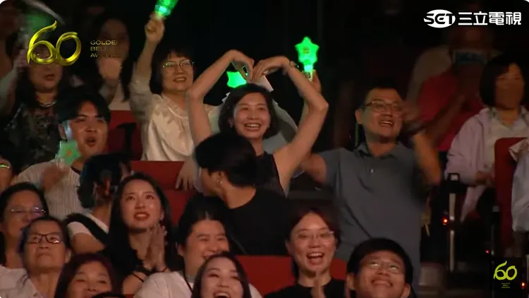 高偉恩向台下的女友求婚。翻攝三立新聞YT