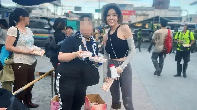 议员颜翎熹到光复灾区当志工。翻摄自颜翎熹threads