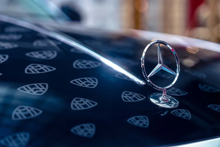 以「Maybach經典圖騰」的時尚設計語彙貫穿全車。業者提供