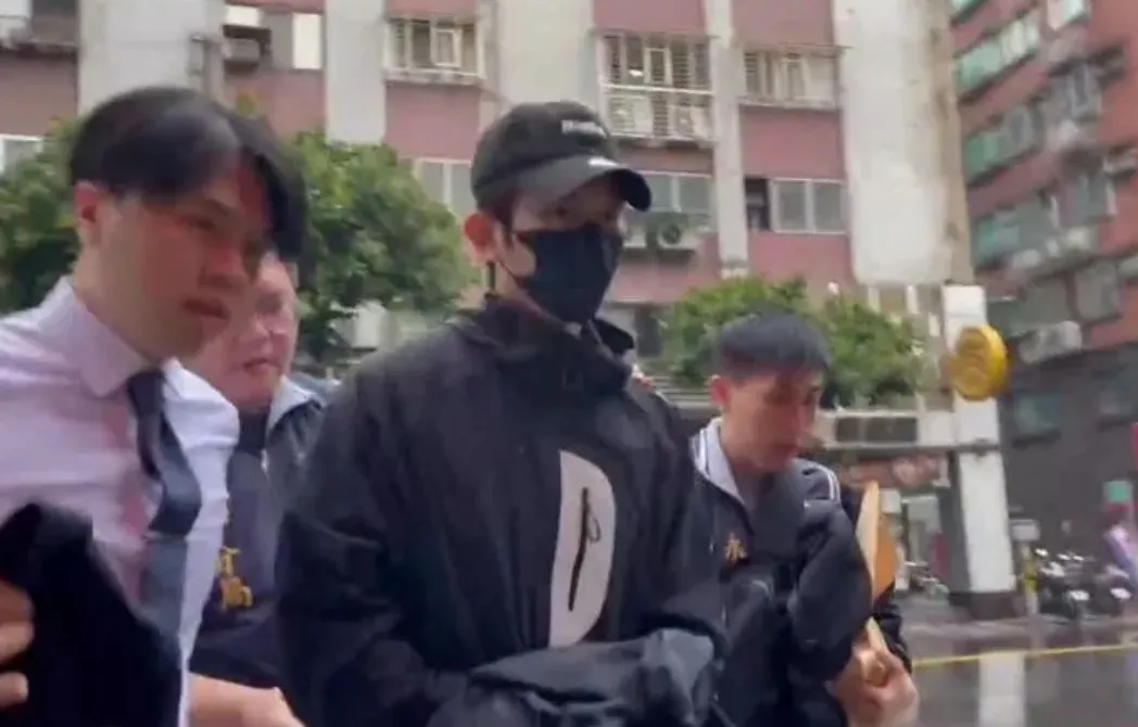 艺人修杰楷因涉闪兵遭到检警拘提。翻摄画面