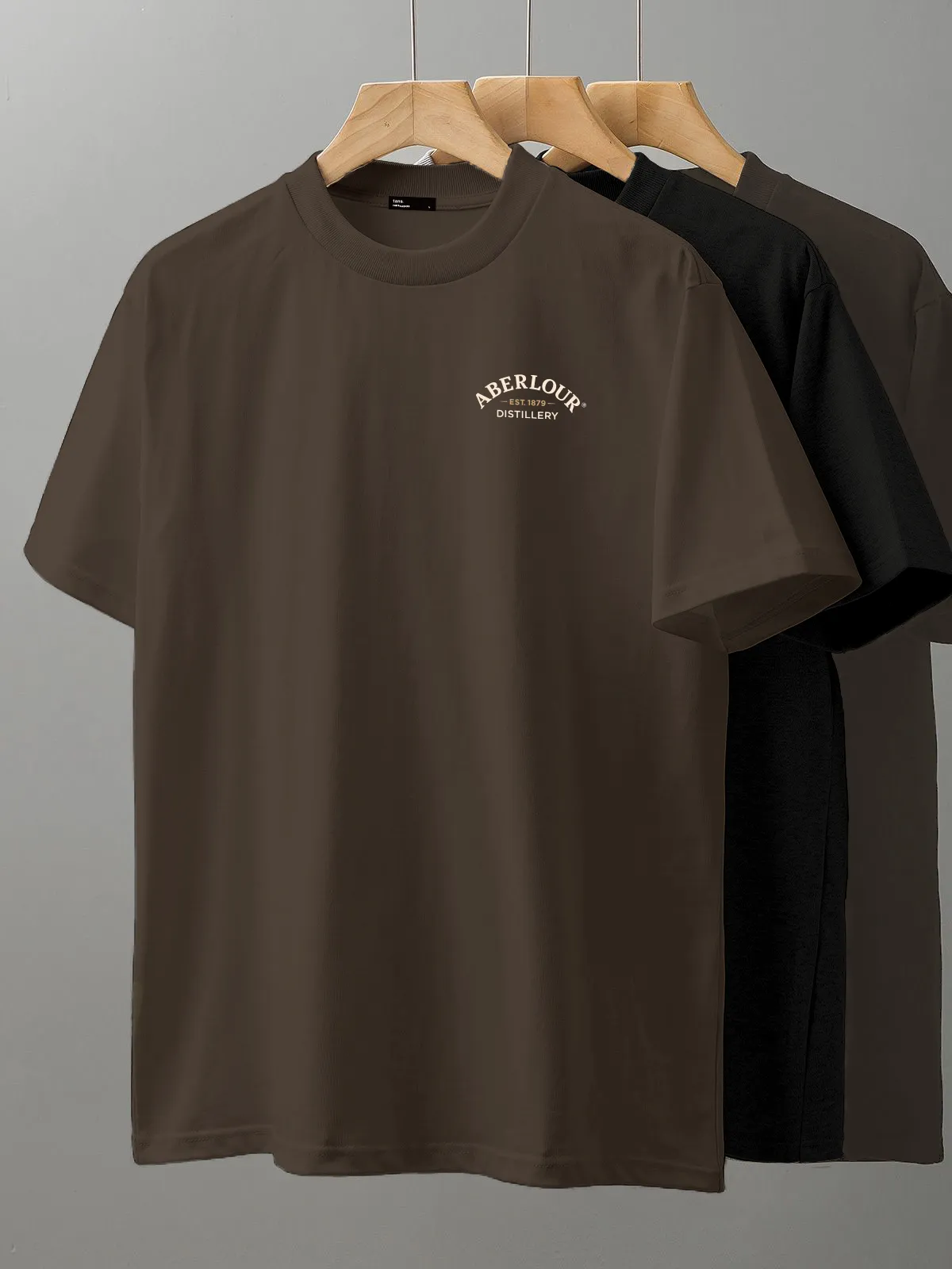 亚伯乐「伯乐酩曲」品酩空间-限量匠心典藏T-shirt。业者提供