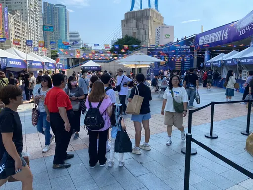 《超犀利趴14》重返港都 五月天率眾卡司熱力開唱 秋節High翻粉絲
