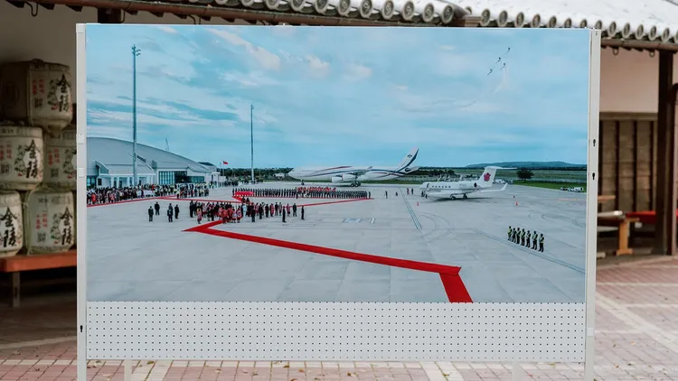 「辣台妹寫真輯」在日本展覽。翻攝自蔡英文IG