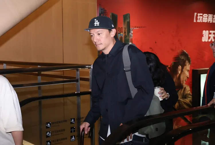 張震。莊宗達攝