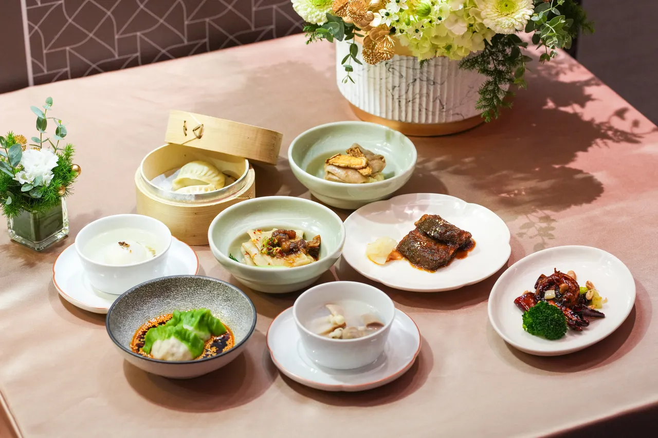 米其林一星的「请客楼」料理,10月20日起于桃机贵宾室品尝得到。星宇航空提供