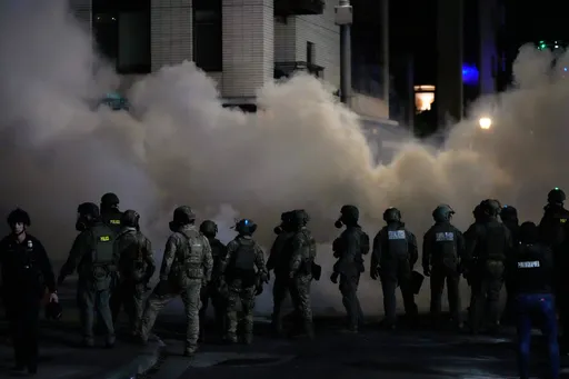 催淚瓦斯瀰漫!為派兵芝加哥與波特蘭 川普政府貼「戰區」標籤