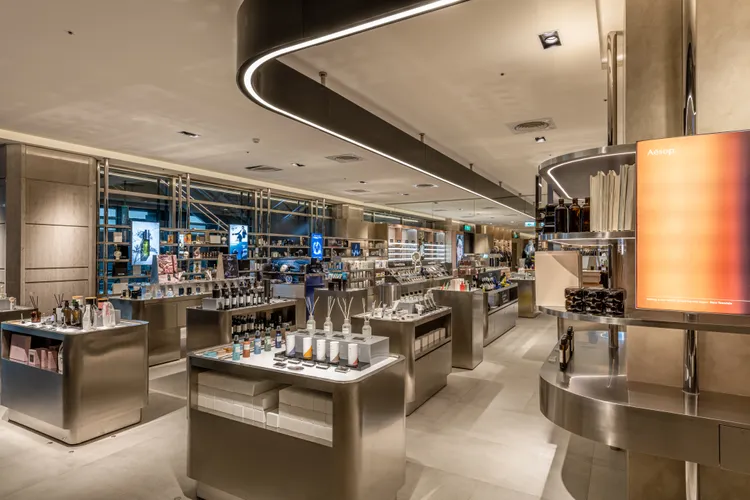 beautySTAGE lab網羅了包括AESOP、SHISEIDO MEN等50個男性香氛與保養品牌。品牌提供