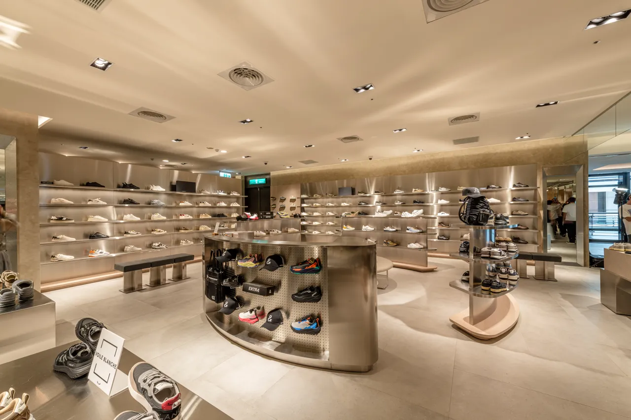 鞋履选物店STILE MIO带来AXEL ARIGATO、VEJA等人气品牌。品牌提供
