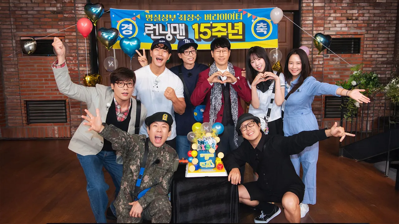 《Running Man》欢庆15周年,成员都穿著15年前服装。中天综合台提供