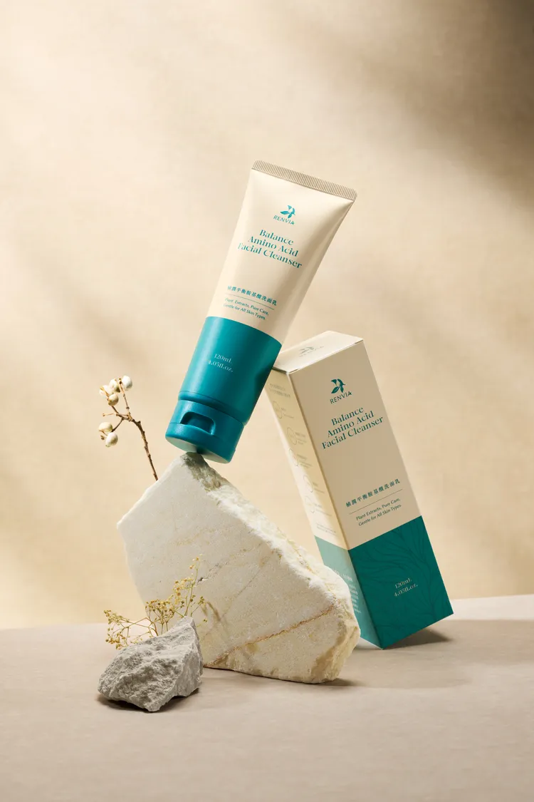 淨毒五郎首個子品牌RENVIA然本推出植潤平衡胺基酸洗面乳。業者提供