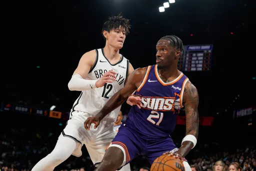 才打完澳門賽曾凡博就被籃網裁掉了!中國網友轟:當廁紙用完就扔