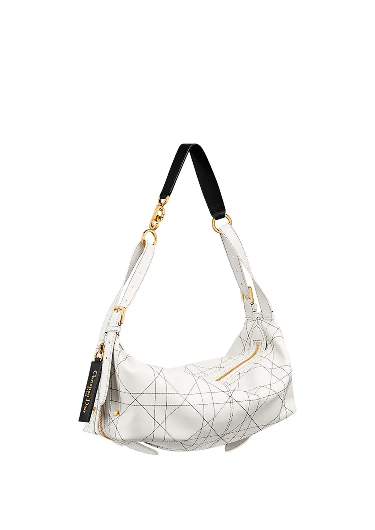 D-Journey黑白配色Macrocannage大型籐格紋小牛皮小型包款，14萬元。品牌提供