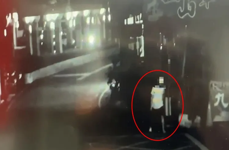 汪男得手後離去。警方提供