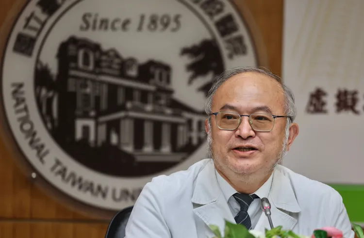台大醫院院長吳明賢(圖)砲轟鄭文芳「簡直是台大之恥，也是台灣醫界之恥」。資料照