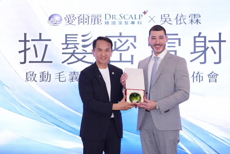 愛爾麗集團董事長與皮膚醫學專家Dr.Matheus Rodrigues。彭欣偉攝