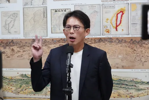 記者報導《時代》投書批賴遭懲處!黃國昌嘆:萊爾校長容不下批評
