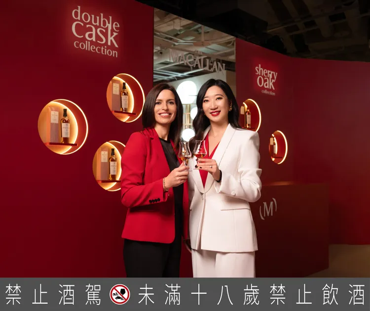 麥卡倫釀酒大師Kirsteen Campbell親臨開幕現場，邀請大家探索麥卡倫無與倫比的工藝、品質與創新。(右為臺灣愛丁頓董事總經理黃皓茵 Helen Wong、左為麥卡倫釀酒大師Kirsteen Campbell)。業者提供