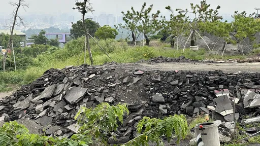 大坪頂山坡地保護區疑遭棄置廢棄物 高市府:使用符合規定