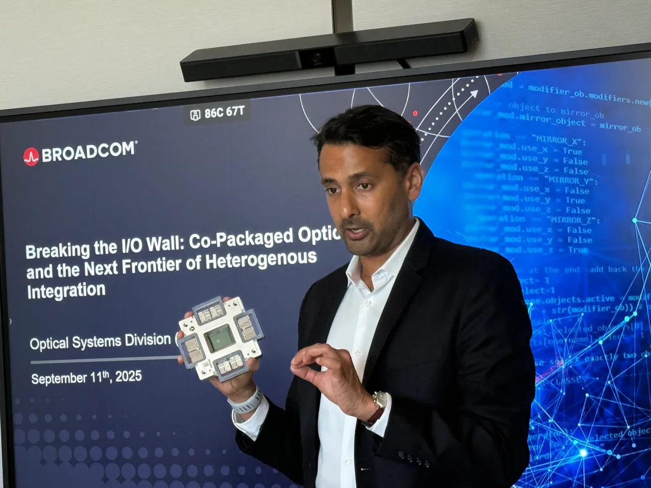 Broadcom 光学系统副总裁 Manish Mehta。吕承哲摄