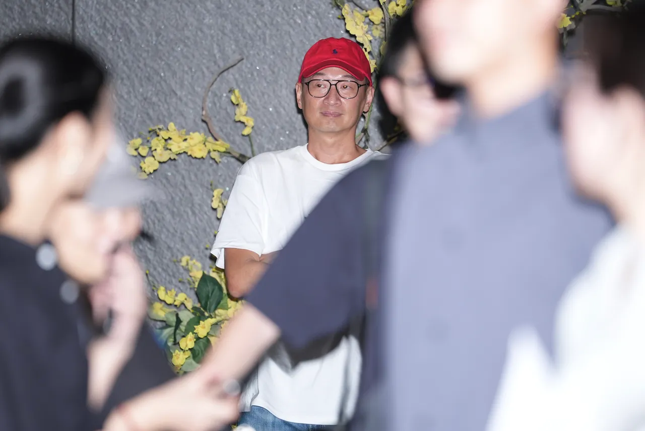 Ben爱相随,陪杨谨华庆功。彭欣伟摄