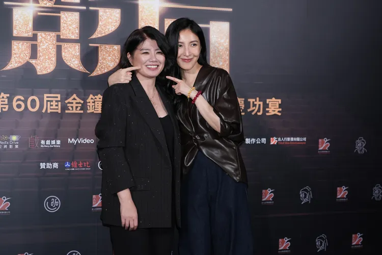 楊謹華（右）很感謝嚴藝文導演相信她。彭欣偉攝