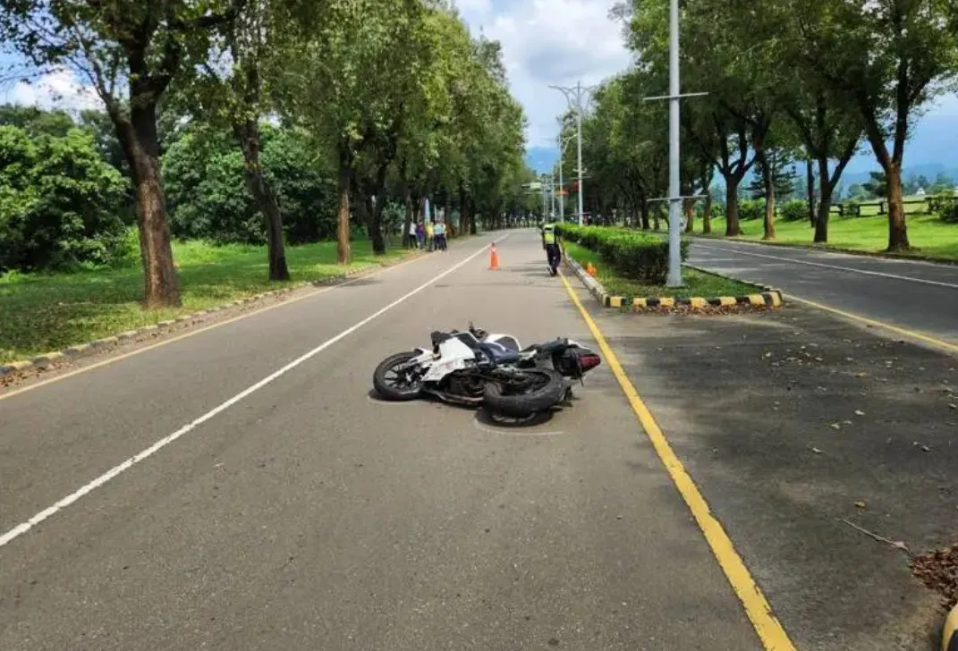 这已经是屏科大校园内10月以来第二起死亡车祸。翻摄照片