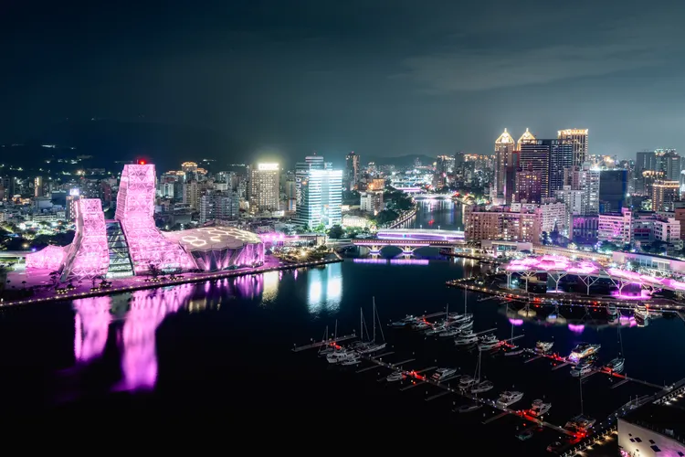 高雄市全程染成粉紅色歡迎BLACKPINK。高市府提供