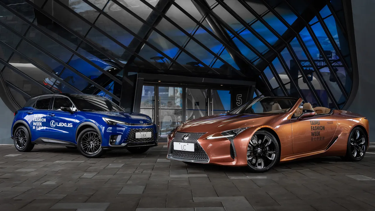 LEXUS LC 500 Convertible、LBX於現場展出,為跨界時尚大秀注入獨一無二的時尚魅力。業者提供