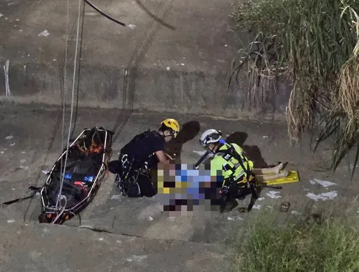 竹市70歲婦人跳橋輕生 警消救起送醫命危