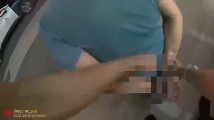 警方逮捕行凶的陳男。翻攝畫面