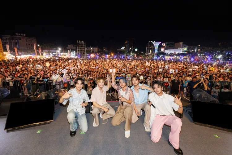 Energy昨演出，歌迷塞爆台南花園夜市。相信音樂提供