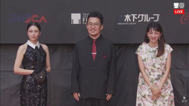 柴崎幸（左）、滿島光（右）一同出席。翻攝東京國際映畫祭YT