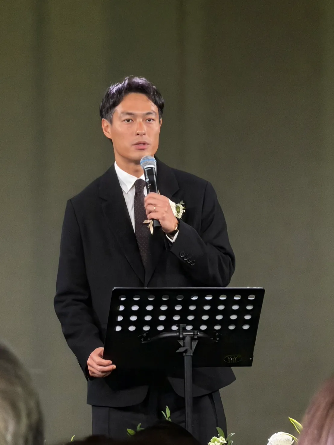杨祐宁提到儿时爸爸以童趣的方式和他相处。读者提供