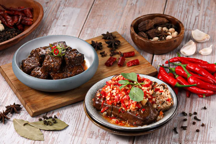 招牌雙霸米血豆干。業者提供