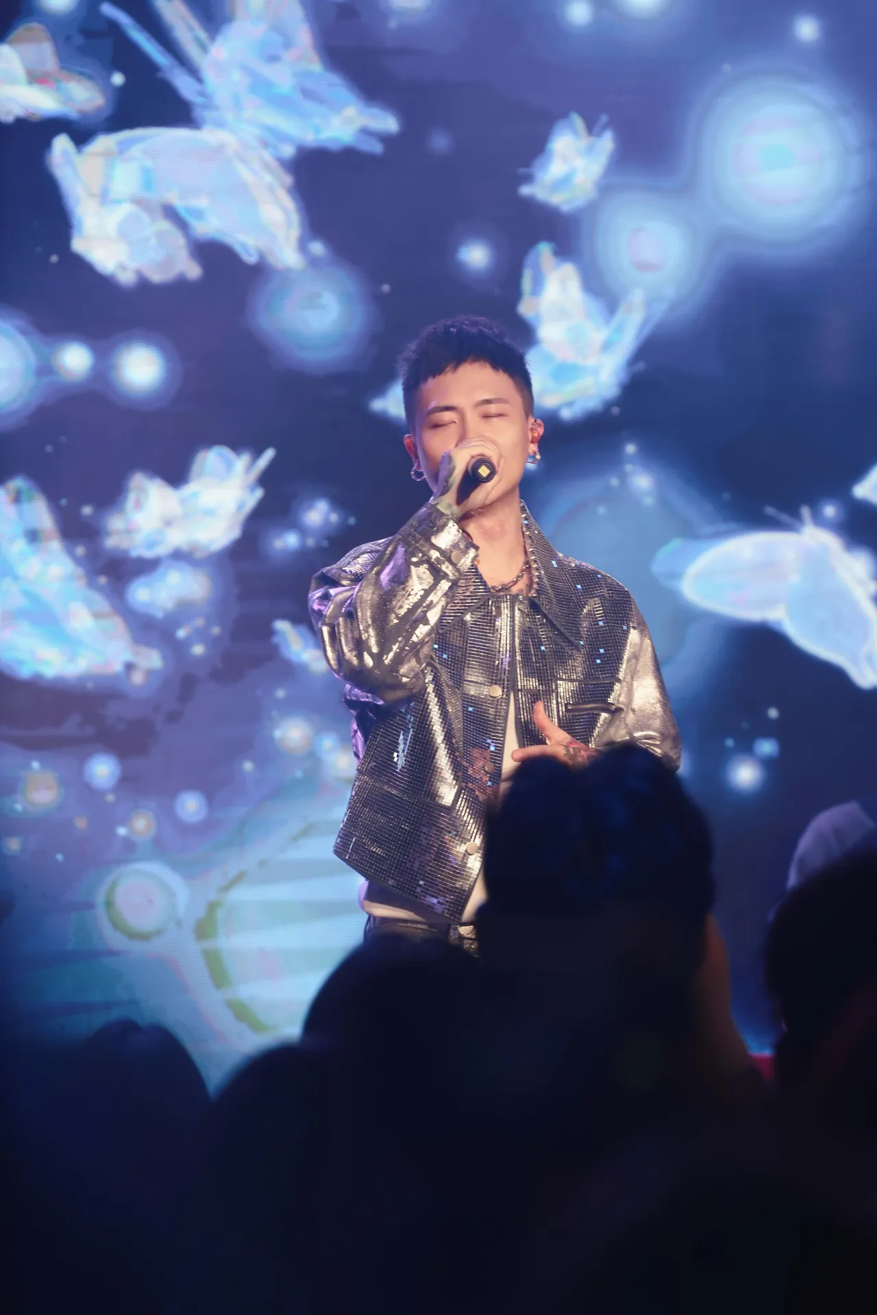 萧秉治好声音征服全场。相信音乐提供