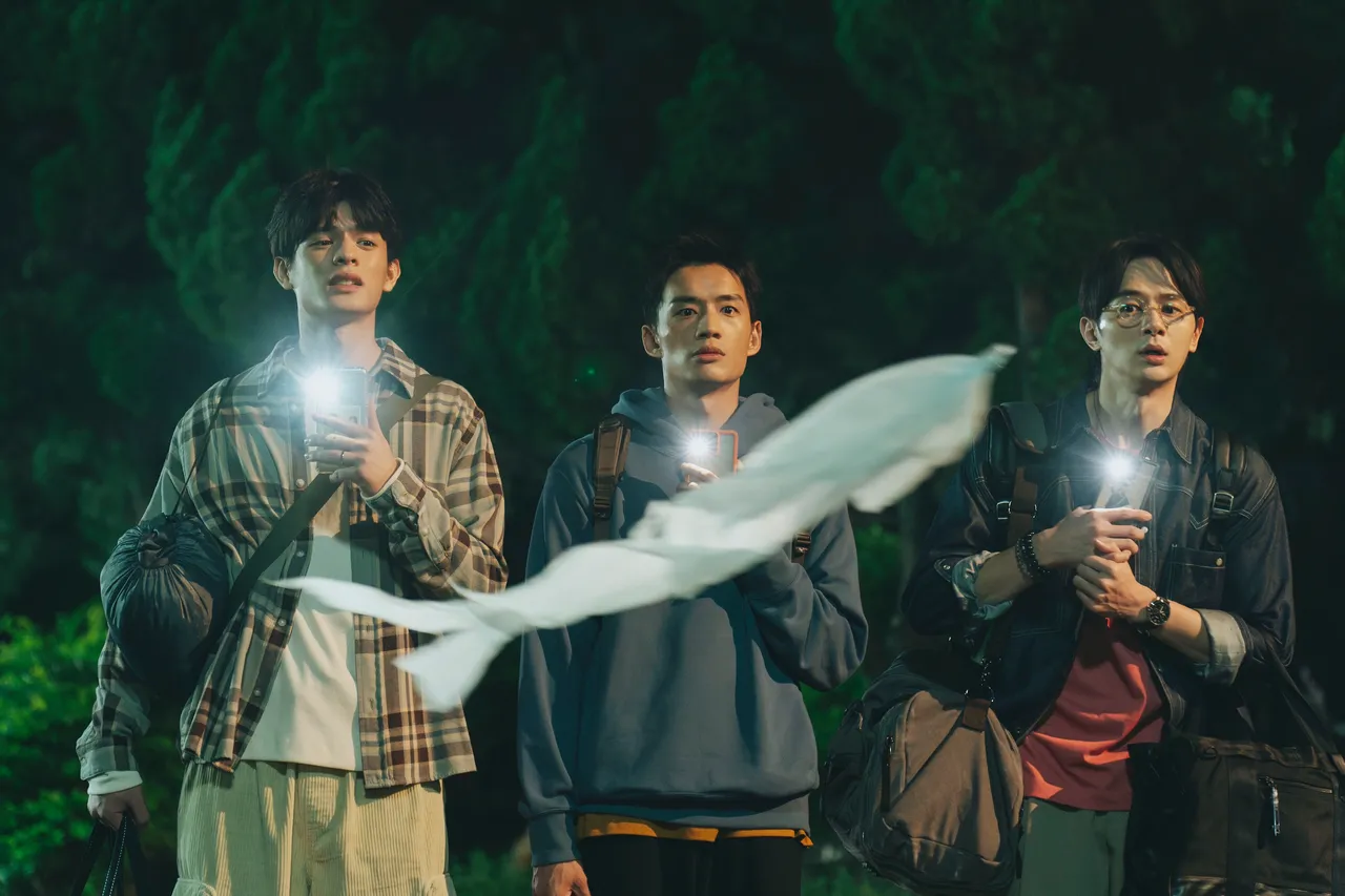 菜鸟三兄弟陈泽耀、张轩睿、邱以太遇惨遭震撼教育。爱奇艺国际版、壹壹影业提供