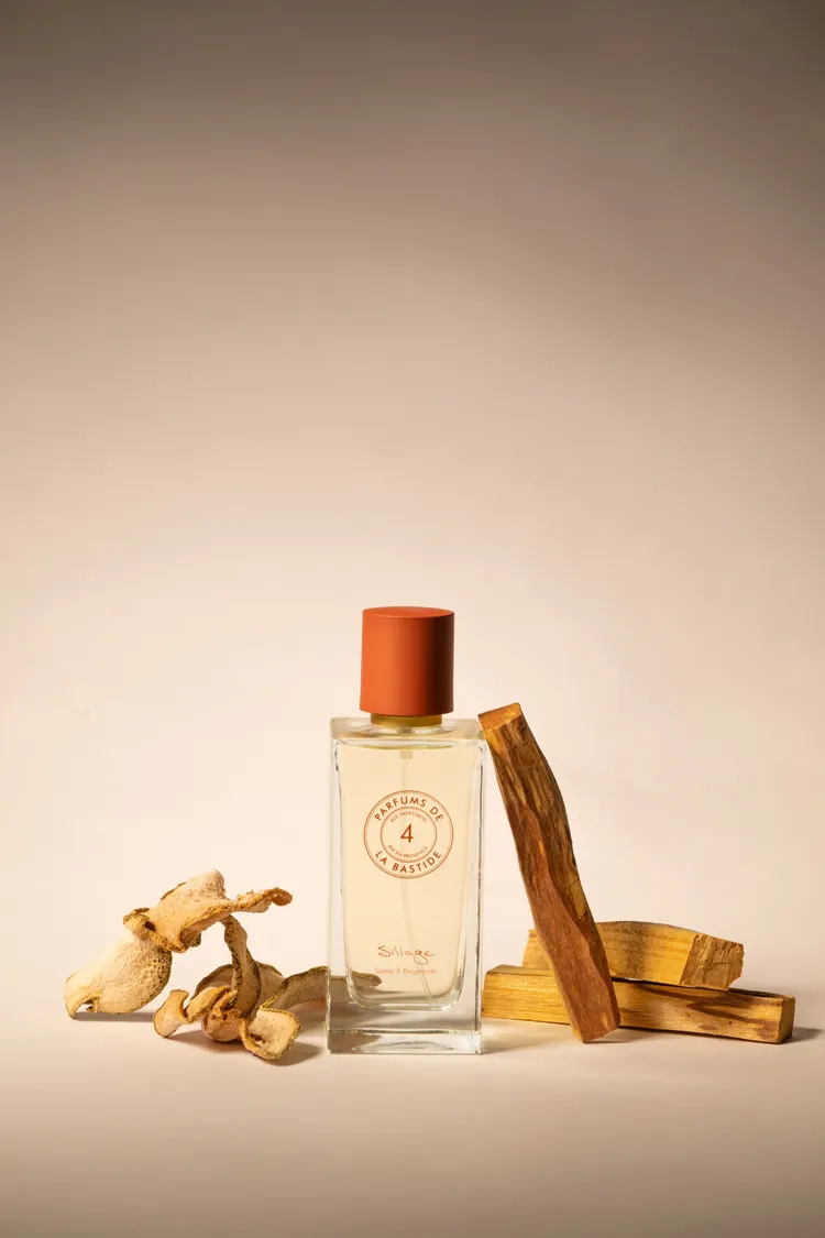 香墅旅程艾克斯佛手柑檀木香水，50ml／2880元、100ml／3980元。品牌提供