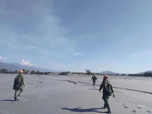陸軍特戰隊衝最深災區「只想找到祢…」 救災視角曝光!