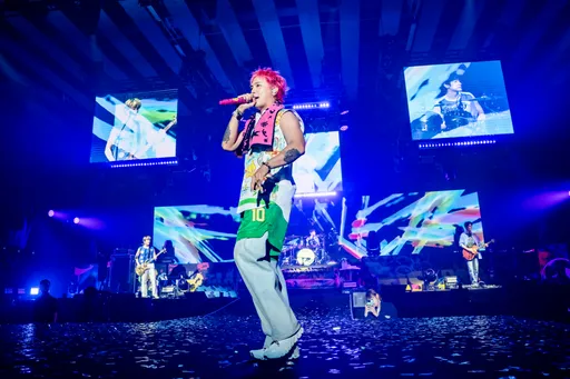 FTISLAND來台全站席嗨唱!李洪基放話「內褲都濕掉」突賣起香蕉