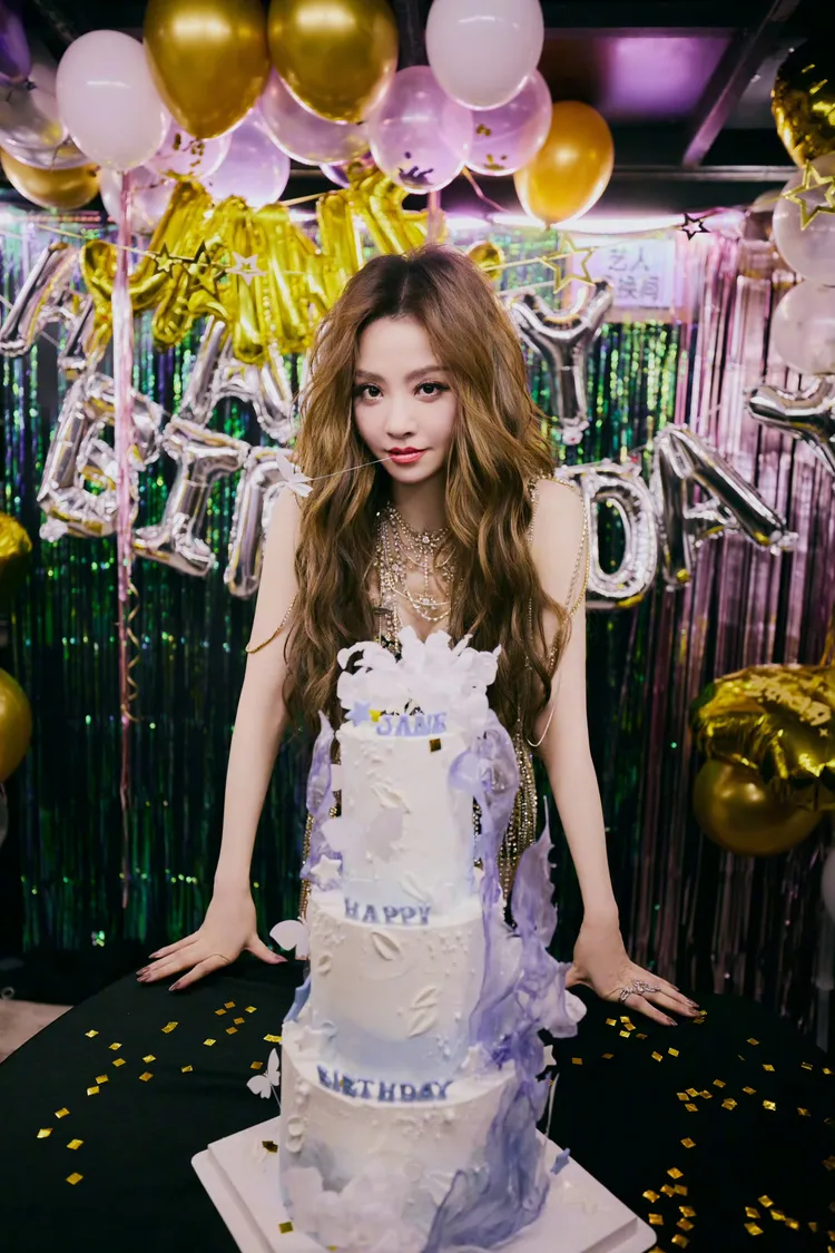 張靚穎事後於社群發文報平安。摘自微博